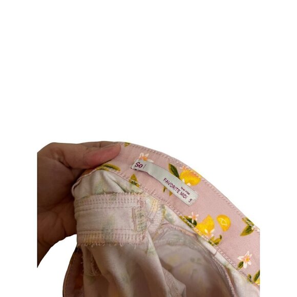 So Floral Lemon Print Low Rise Favorite Midi Shorts Pink Size 5 - Picture 3 of 4